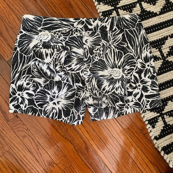 Banana Republic Floral Shorts - Picture 2 of 4